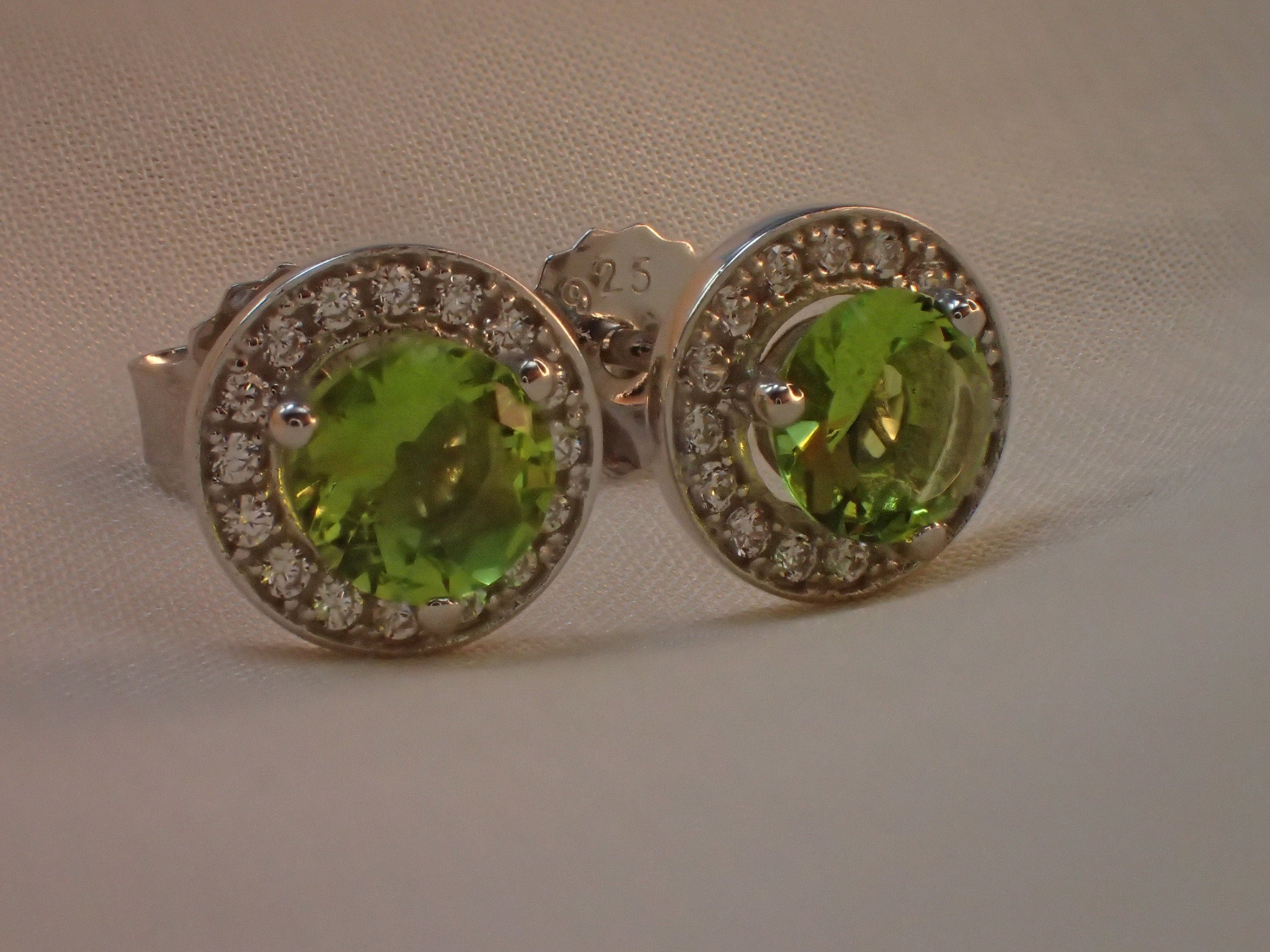 Peridot Halo Stud Earrings / Minimalist Earrings Gift for Women / Everyday Earring / August Birthstone Gift / Classic Earrings